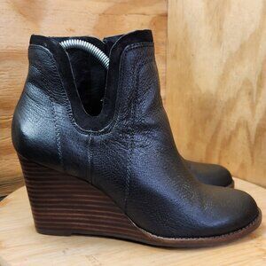 Lucky Brand Womens Black Leather Wedge Ankle Booties Size 8.5 Side Zip Boots